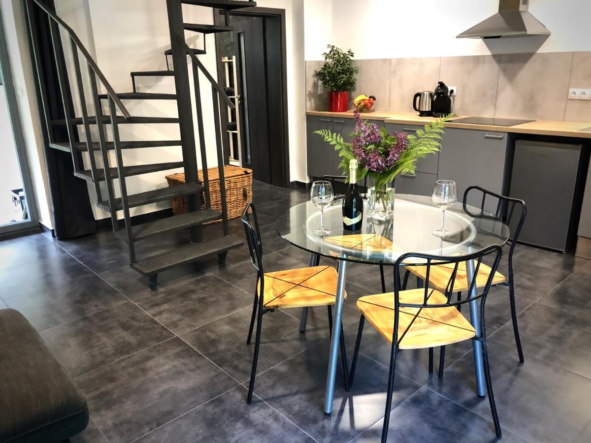 Mezonetovy Apartman S Terasou Na Samote V Lese Vlkava Extérieur photo