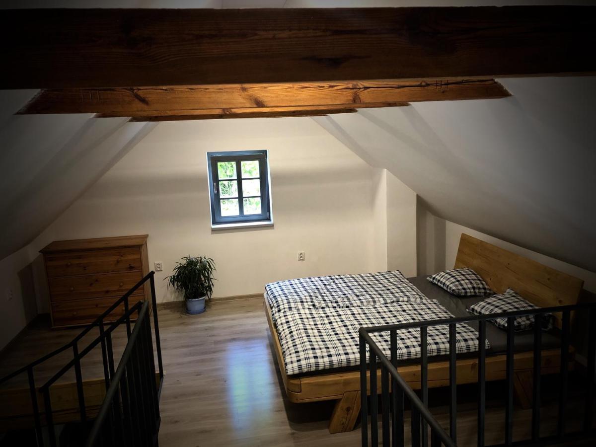 Mezonetovy Apartman S Terasou Na Samote V Lese Vlkava Extérieur photo