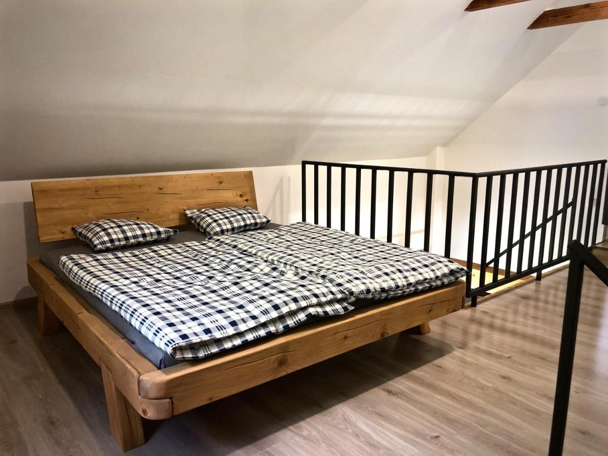 Mezonetovy Apartman S Terasou Na Samote V Lese Vlkava Extérieur photo